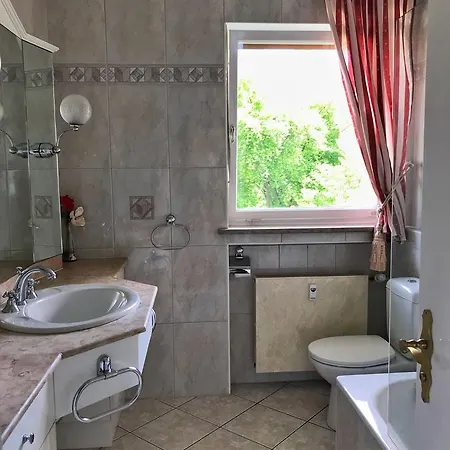 Golden Gapa Central Family 23 شقة جارمش بارتنكيرشن